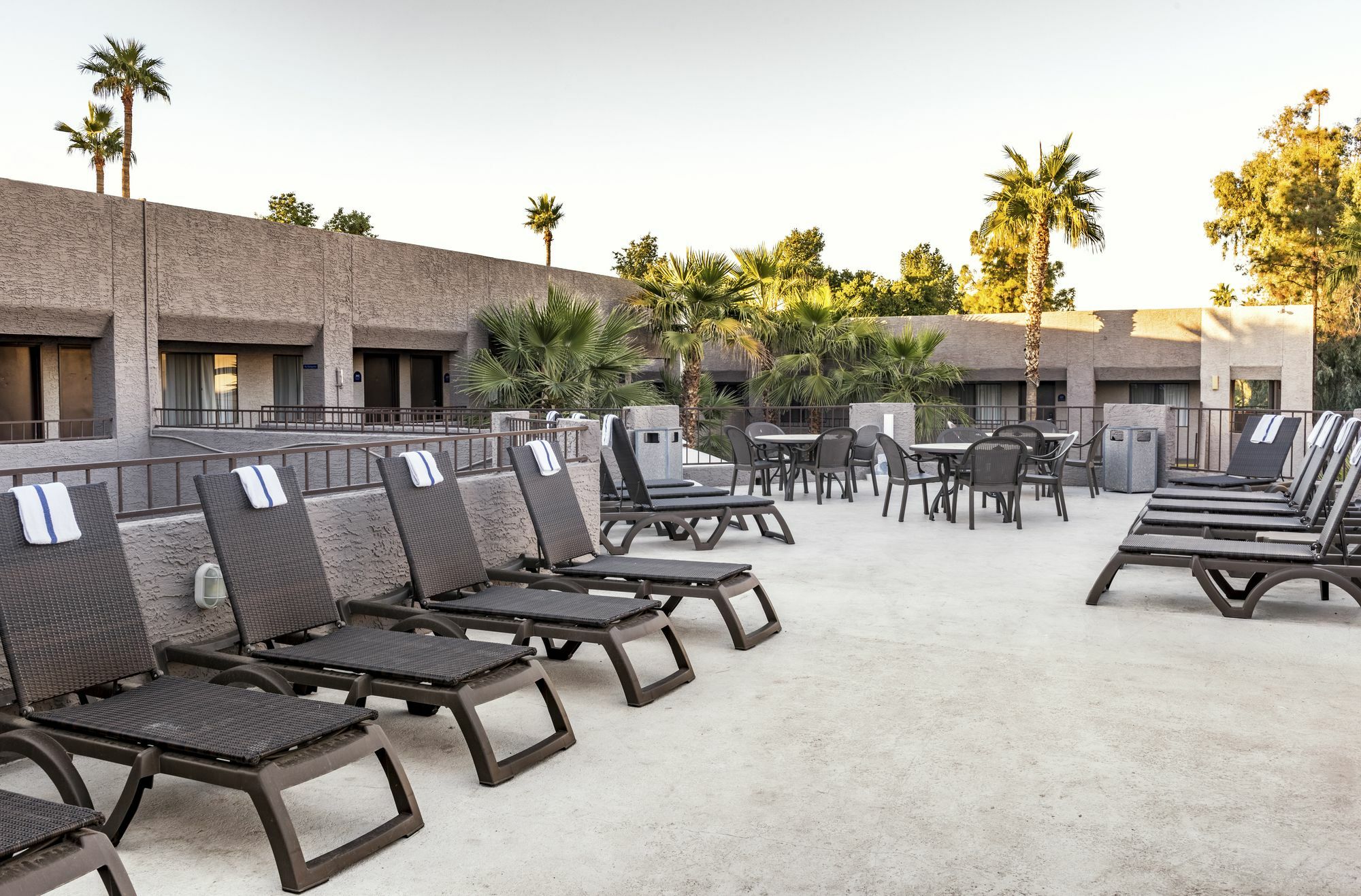 Hotel Tempe/Phoenix Airport Innsuites Hotel & Suites Esterno foto